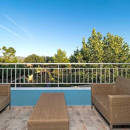 Paradise Hotel 4*